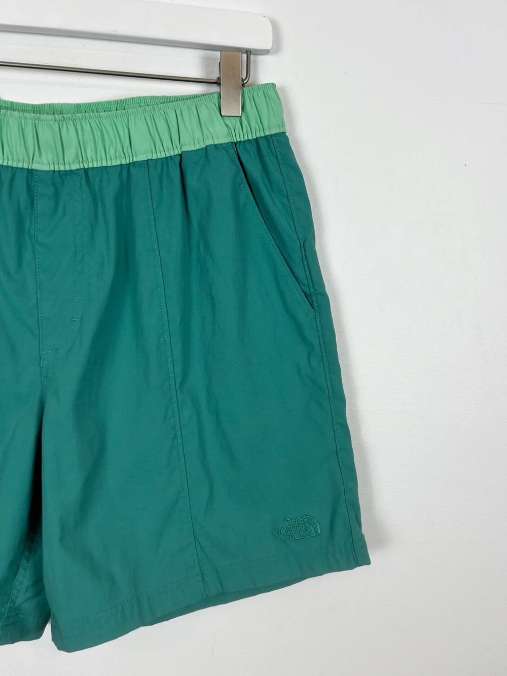The North Face Class V Pull On Shorts Men's Size Medium Blue/Green